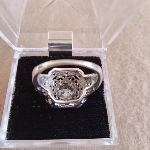 Ring - Picture 2 of 4